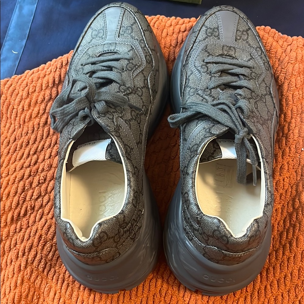 Gucci Gray Sneakers with Sleek Design